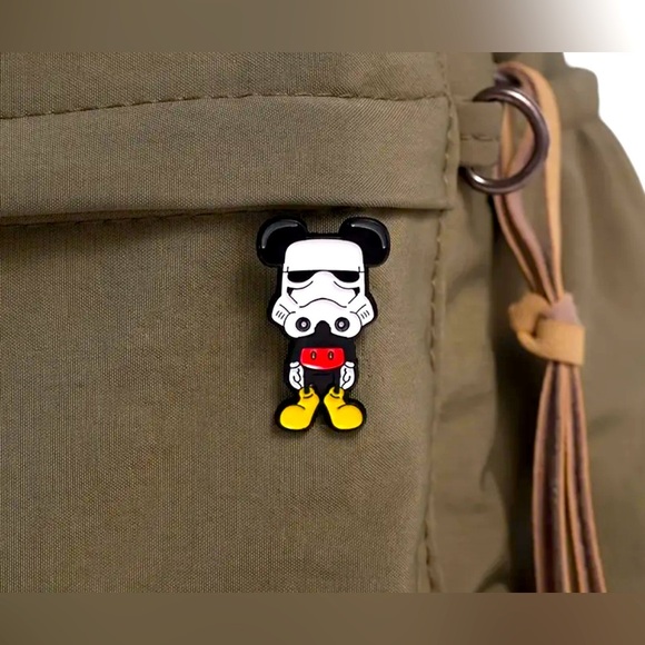 Mickey Mouse Storm Trooper Pin- L 1.4” W 0.8” - Picture 3 of 4